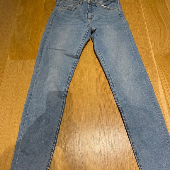 Zara size 4 stretch jeans